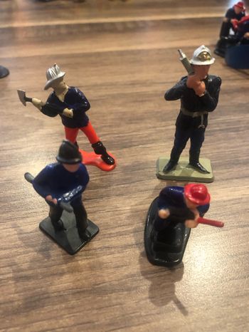 Figurines  pompiers
