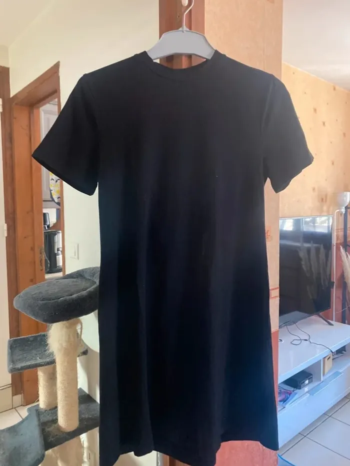 Robe noire chic & décontractée – Taille M – Excellent état 🌟 - photo numéro 2