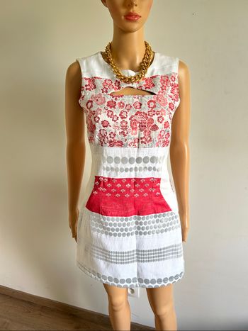 Robe blanche rouge et argentée sans manches Rinascimento taille S TBE
