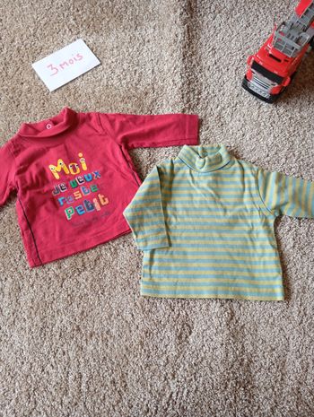 2 sous pulls taille 3 mois