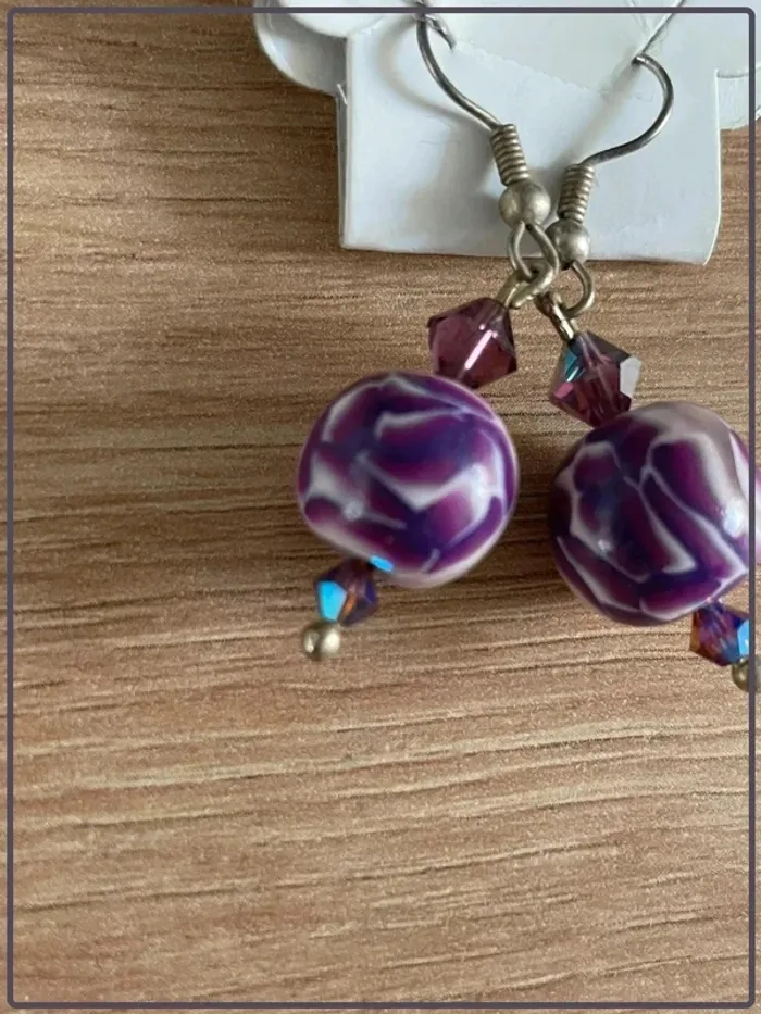 Boucles d’oreilles fleur violette - photo numéro 2