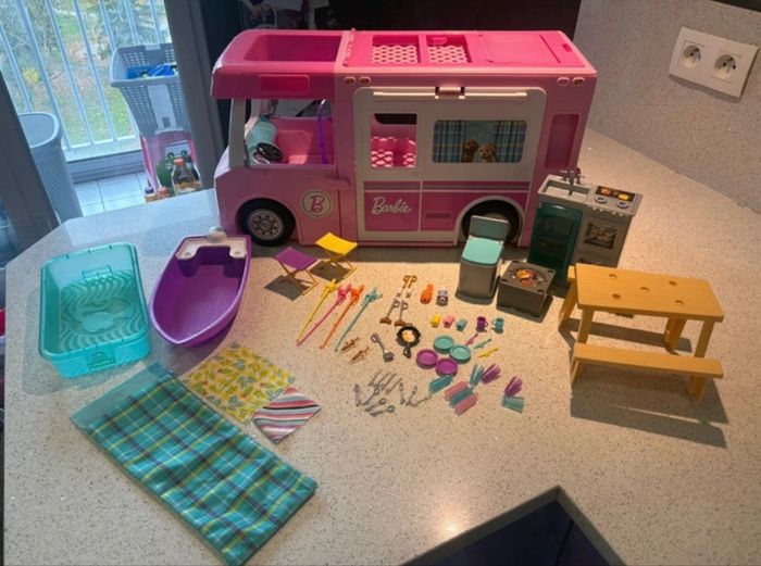 Camping car Barbie - photo numéro 2