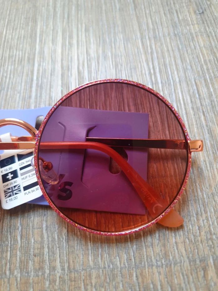 Lunettes de soleil rondes enfant métal
indice 2
neuf Claire's - photo numéro 3