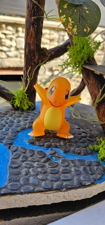 Super figurine Pokemon Nintendo Salameche effet brillant