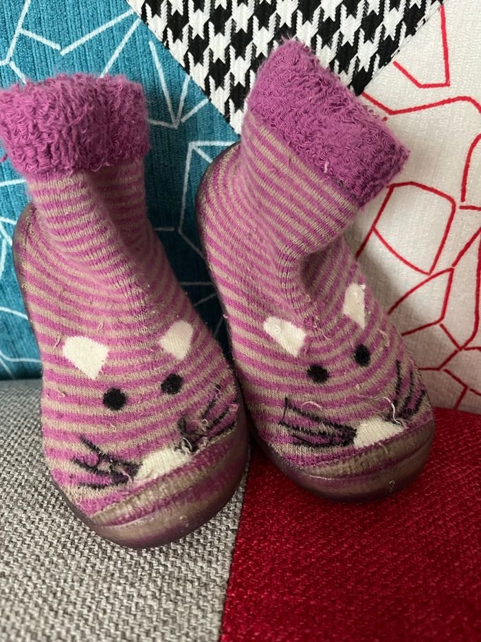 Chaussons chaussette fille taille 23, made in France, isotoner