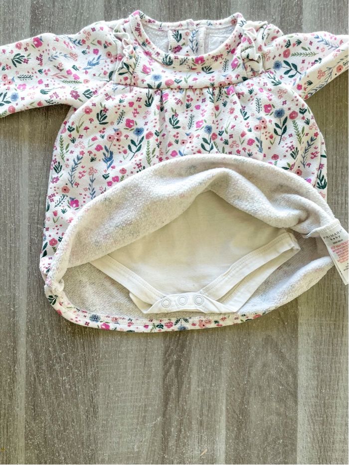 Robe body à fleurs Primark taille 3/6 mois - photo numéro 6