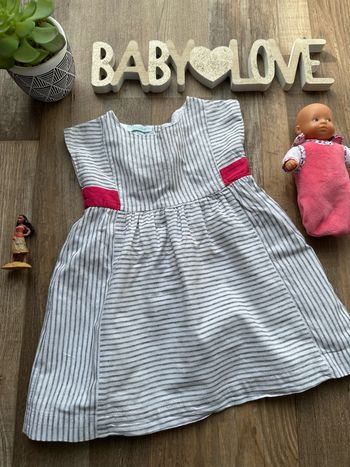 - Robe Obaibi  (F)  - 23 mois - Bon état, petite tache