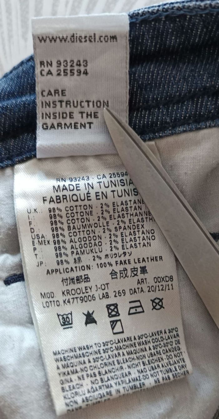 Jean 👖 DIESEL taille 12 ans excellent état - photo numéro 8