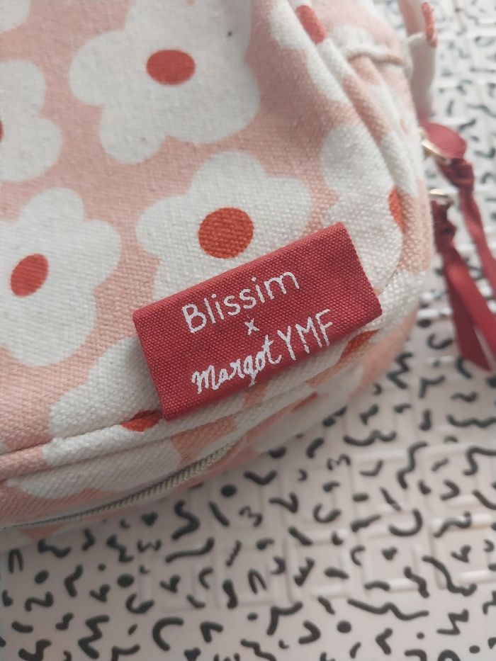 Trousse de toilette / Vanity Blissim x Margot YMF – édition limitée fleurs - photo numéro 2