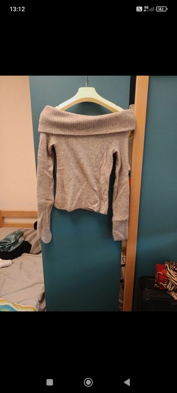 Pull épaule dénudé