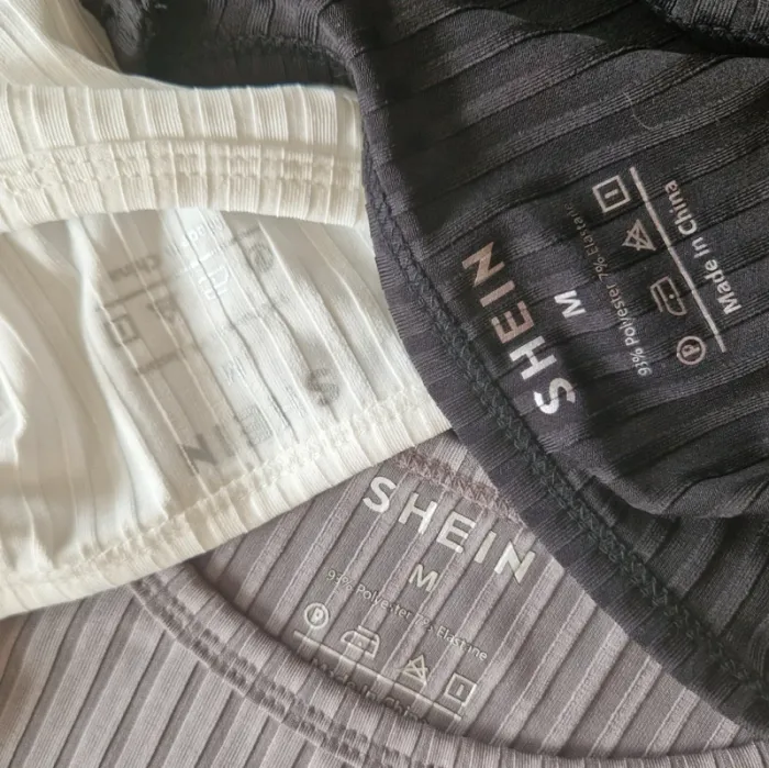 Tops courts noir, blanc & gris - Shein - Taille M - photo numéro 3