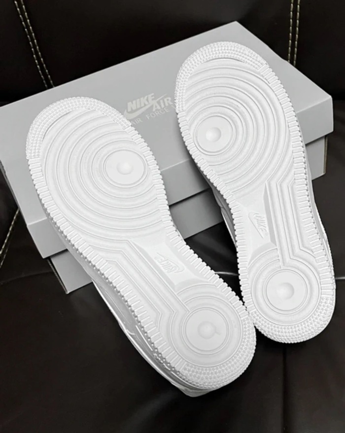 Nike Air Force 1 ‘07 taille 41 - photo numéro 5