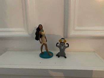Figurine pocahontas et meeko