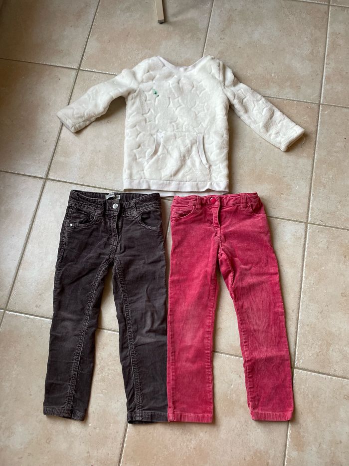 Lot hiver 2 pantalons velours et un pull tout doux