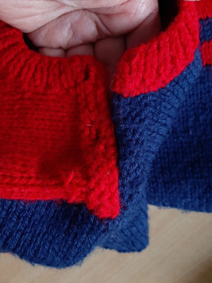 Pull en laine (boutonnière à l'épaule) - photo numéro 3