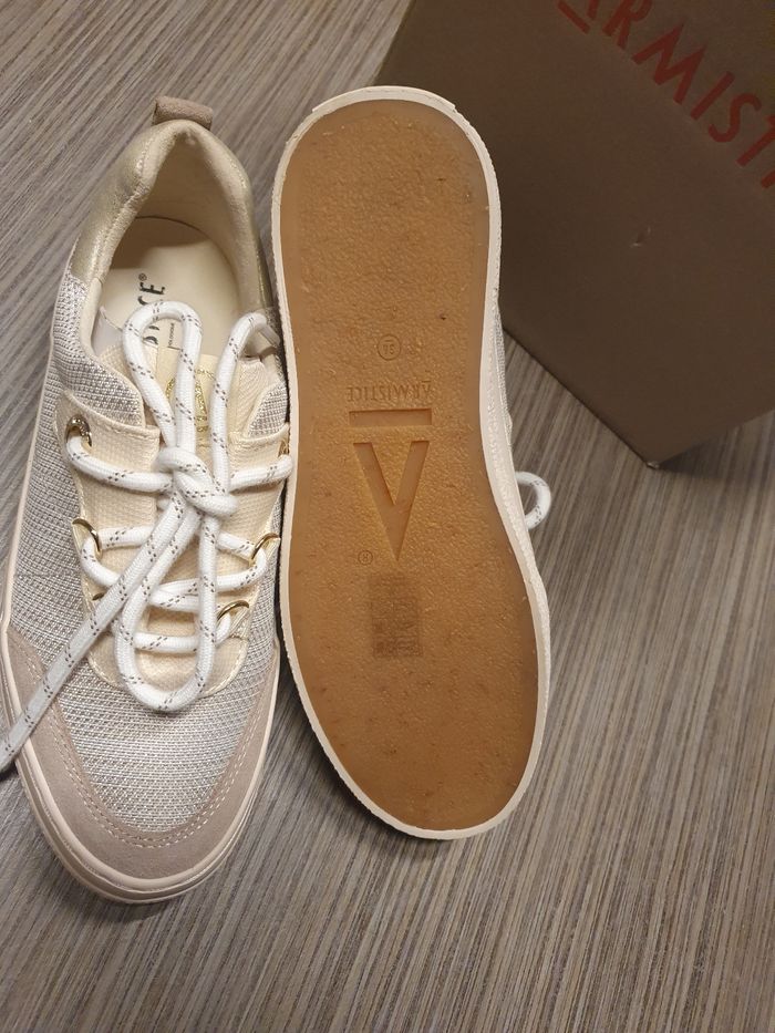 Superbe paire de baskets Armistice 🖤 - photo numéro 9