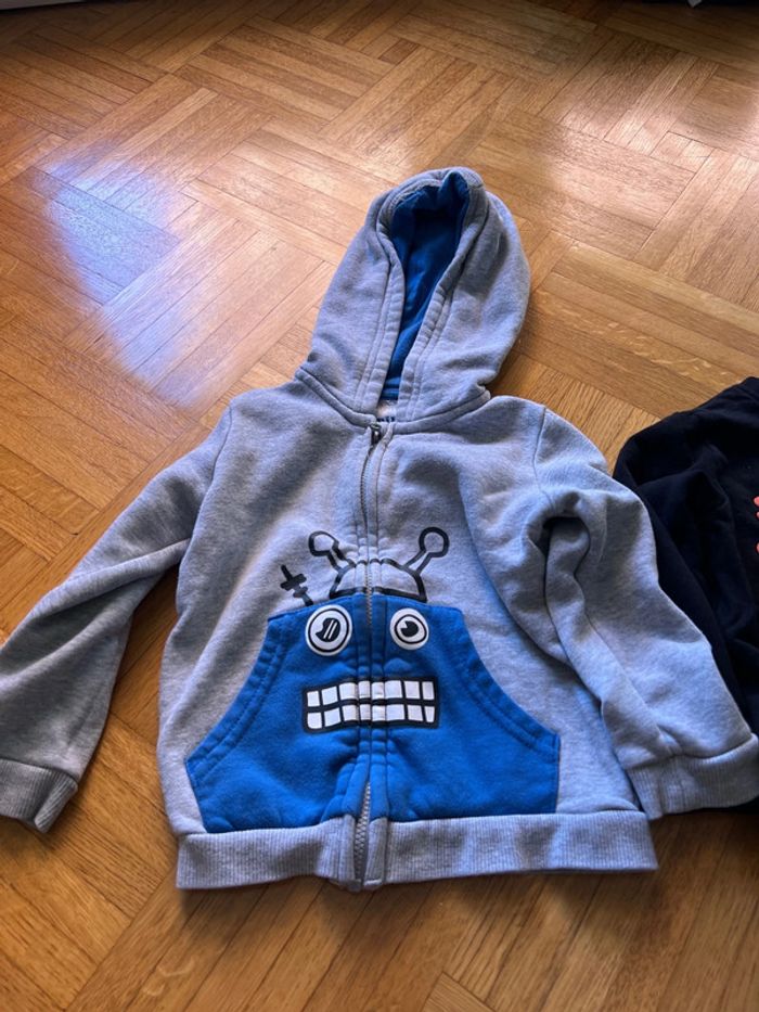 Lot 2 sweat 3ans - photo numéro 2