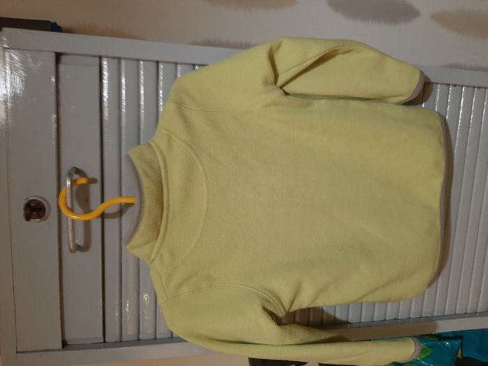1 sweat et 2 tee shirts filles Taille 3 ans - photo numéro 5