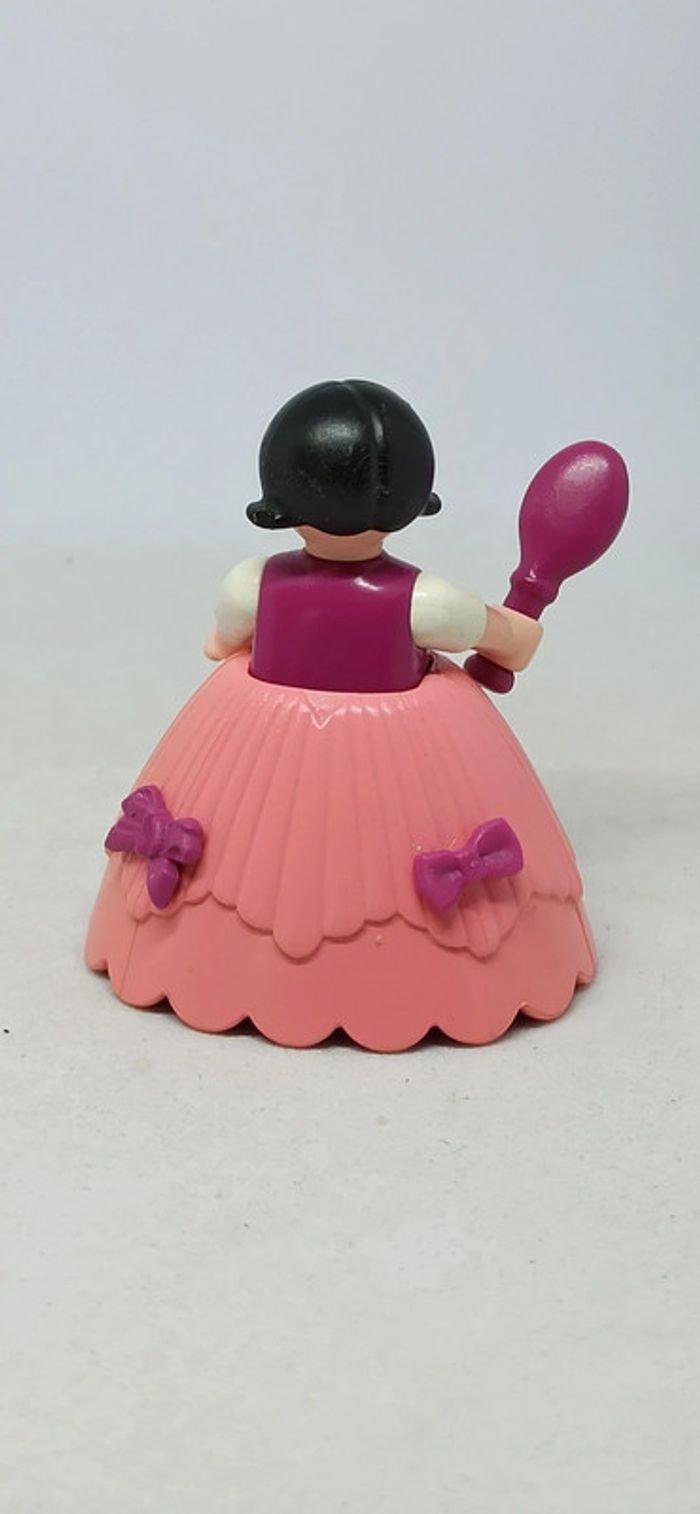 Enfant fille princesse avec jupe rose et brosse playmobil - photo numéro 2