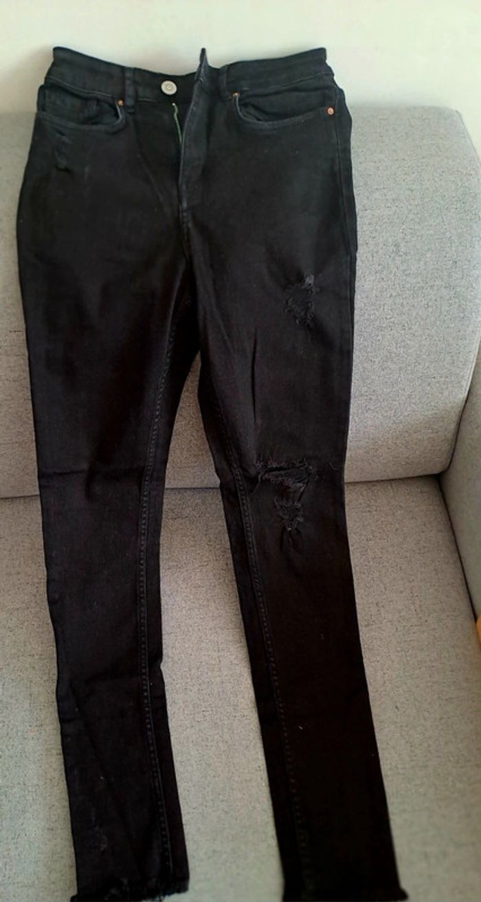 Jean noir troué taille 36