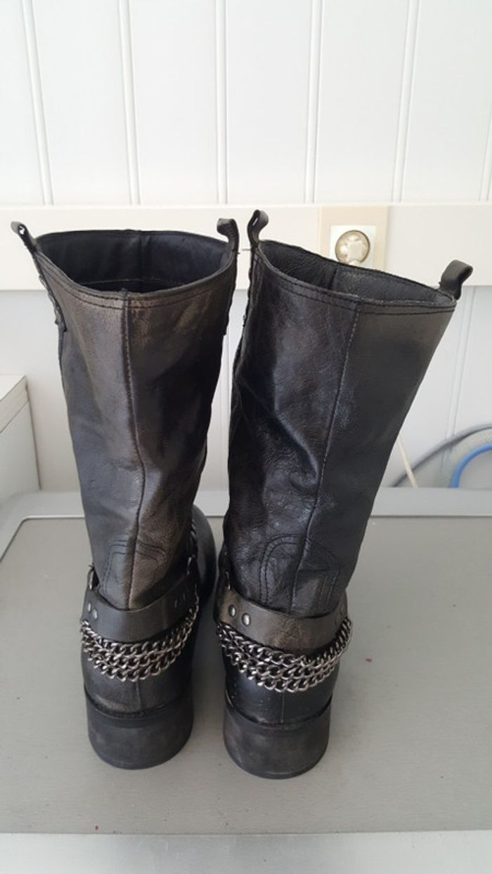 Mi bottes texto à chaines en cuir - photo numéro 2