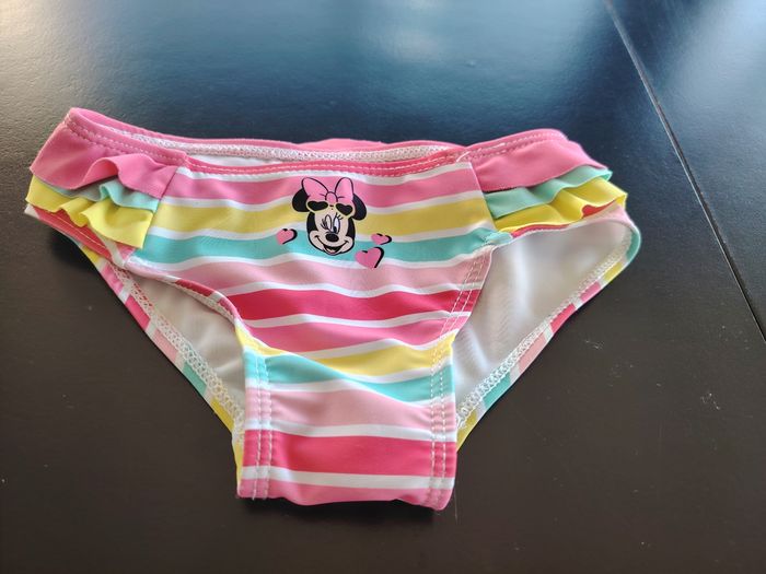 Lot de maillots différentes tailles et 1 bonnet - photo numéro 7