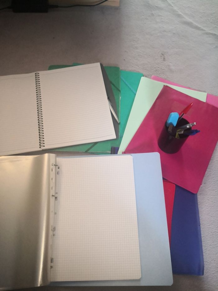 Lot fournitures scolaires - photo numéro 2
