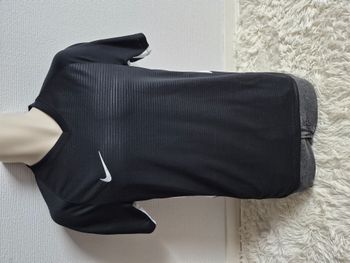 Tee Shirt Nike noir - Taille S - Neuf