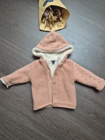 Magnifique gilet veste en maille et polaire kiabi 9 mois