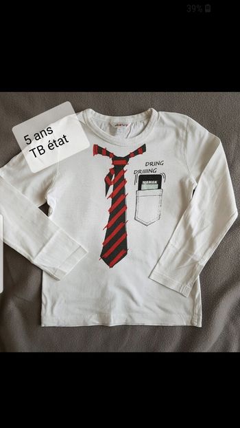T-shirt manches longues.