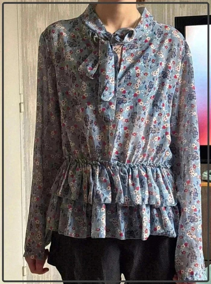 T  shirt  fleurie  taille  S