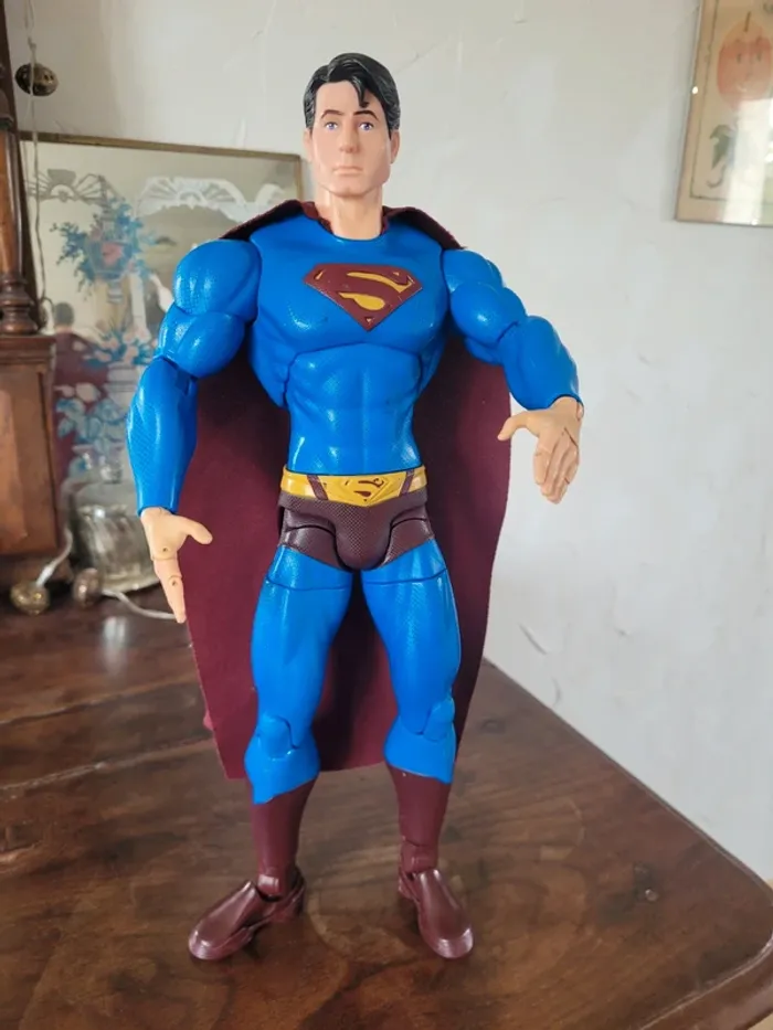 Vends grande figurine articulée super man return  dc comics - photo numéro 2