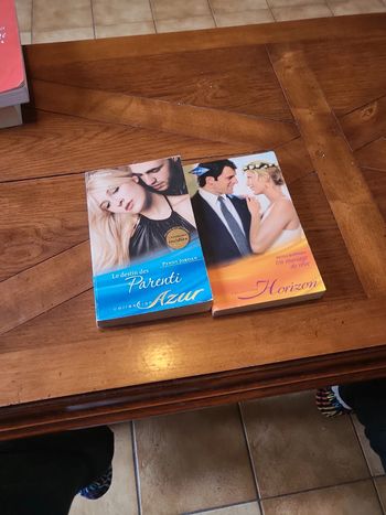 Lot de 2 livres harlequin le destin des parenti et un mariage de rêve