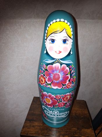 Emballage de champagne matrioshka 