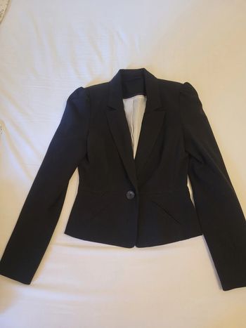 Veste avec épaulettes