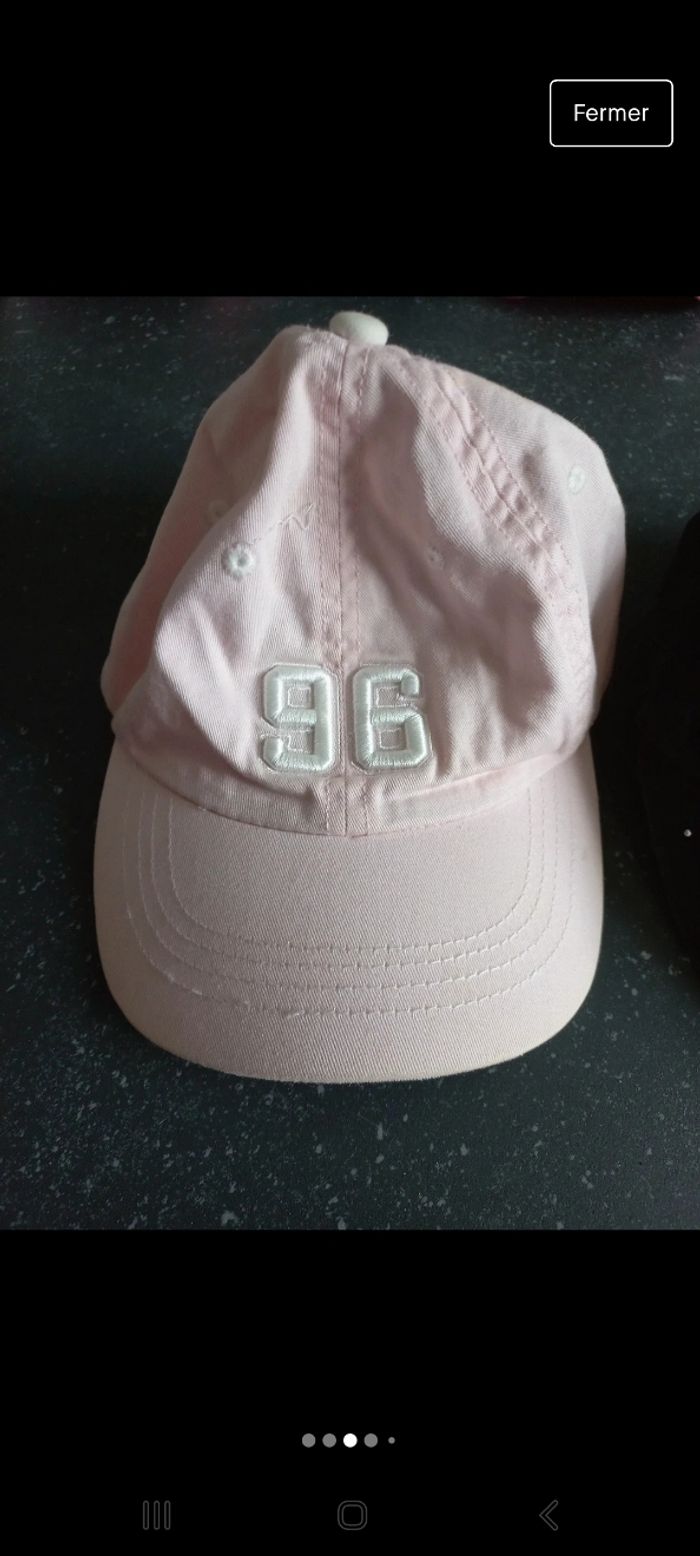 2 casquettes t 52 - photo numéro 3