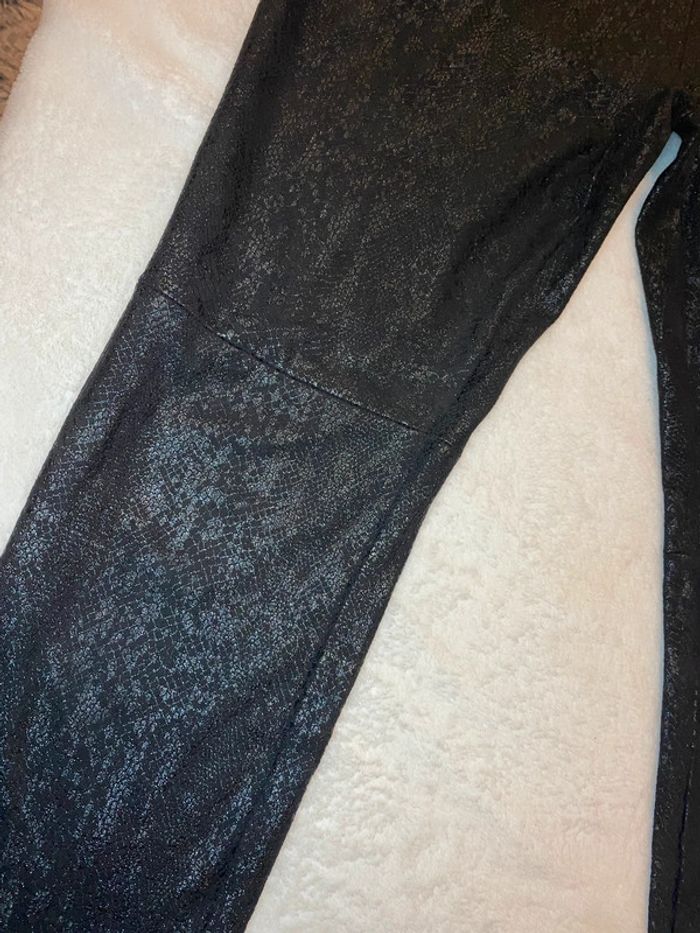 Jolie bas tregging motifs serpent 🐍 - photo numéro 3