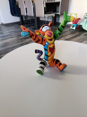 Figurine disney tigrou