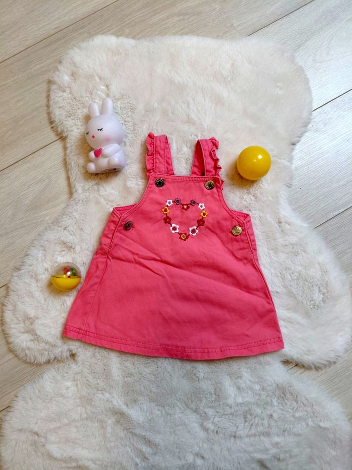 Robe en jean rose taille 6 mois