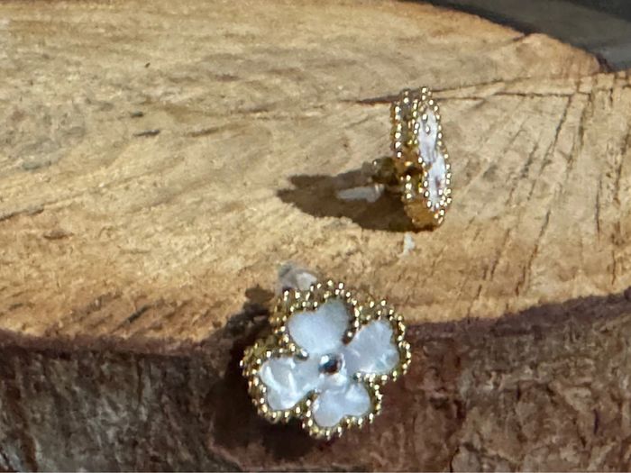 Boucles d’oreilles trèfle nacré blanc et acier inoxydable or neuve - photo numéro 4