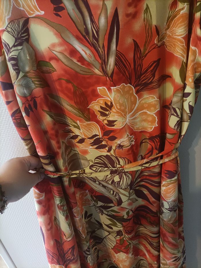 Robe fleuri mi longue orange - photo numéro 3