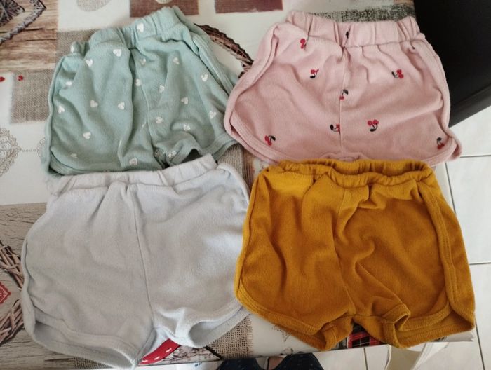 Lot jupe et short 24m - photo numéro 4
