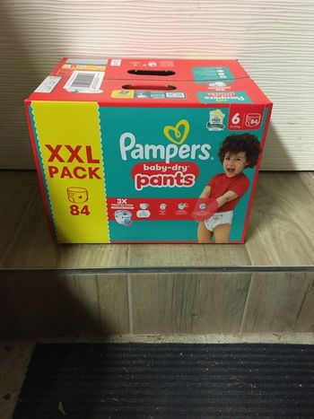 84 couches Pampers baby dry pants taille 6