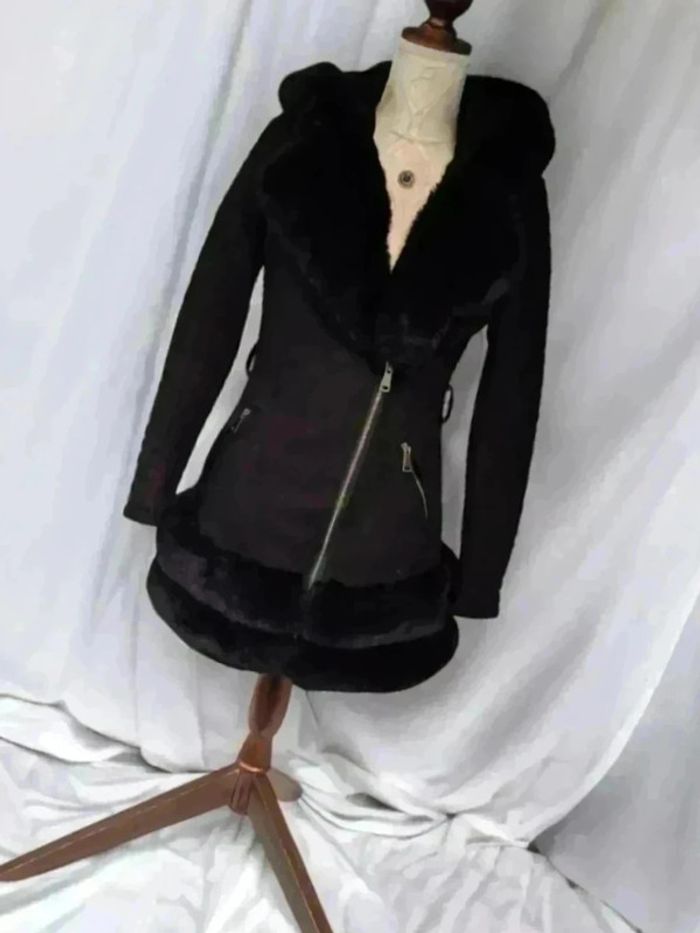 Manteau 3/4 fourrure extérieur et intérieur fausse S noir