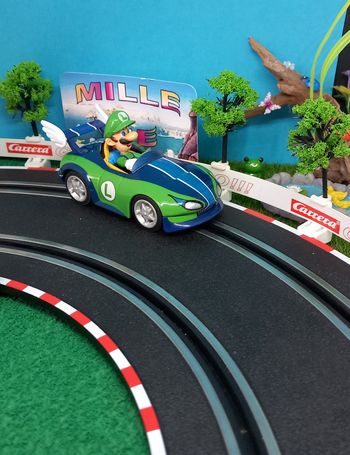 Voiture pour circuit Carrera GO Mario kart Wii " Luigi"