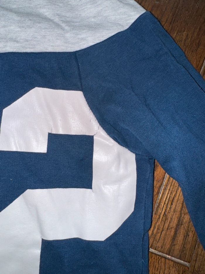 Sweat H&M (bon état ) et jeans okaidi (très bon état ) 14 ans - photo numéro 3