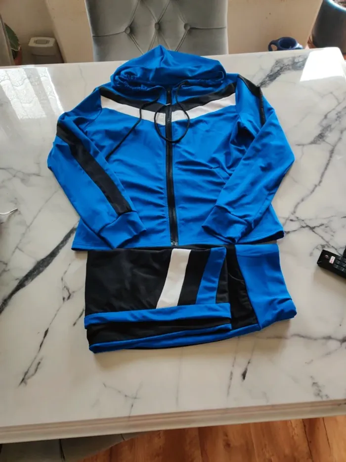 Survêtement sportif taille M