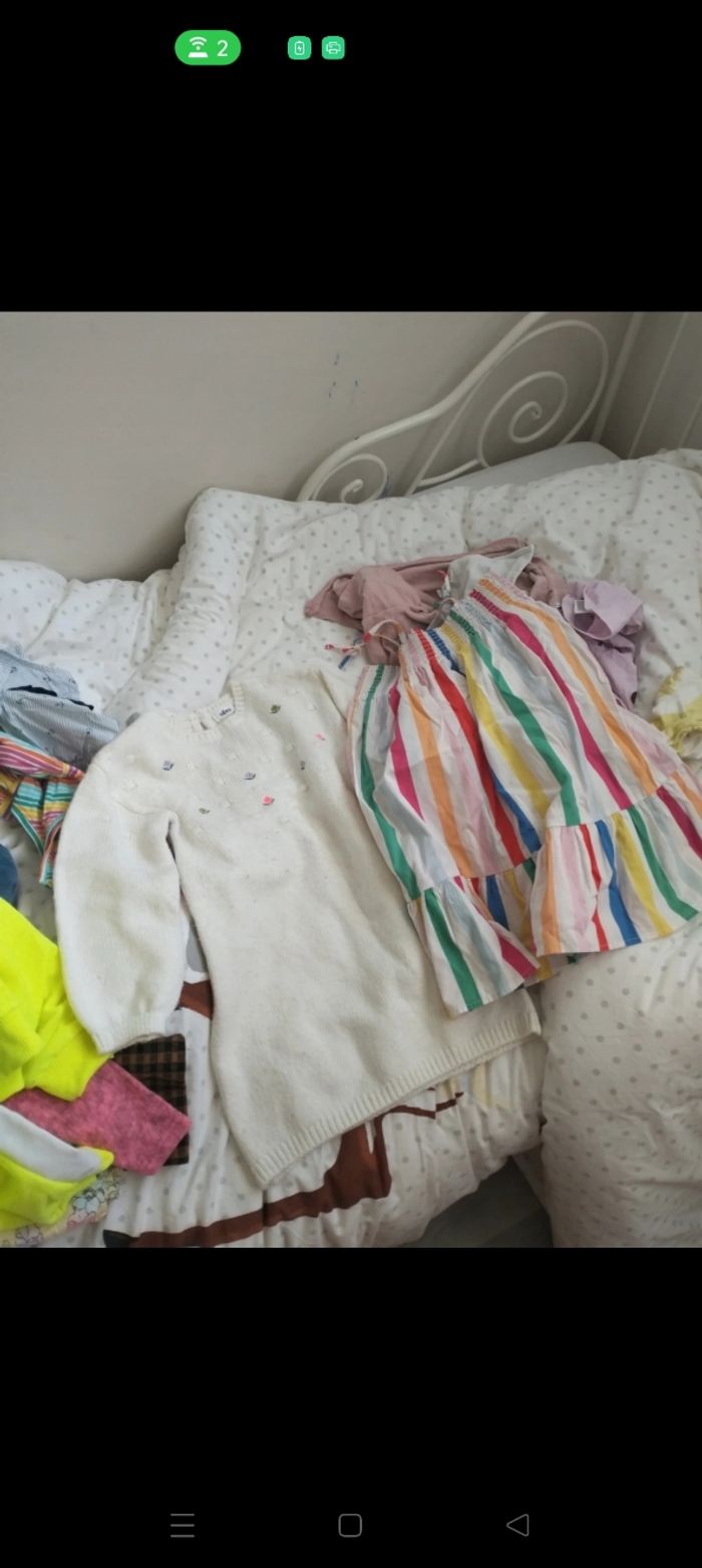 Lot vêtements filles 4 ans - photo numéro 10