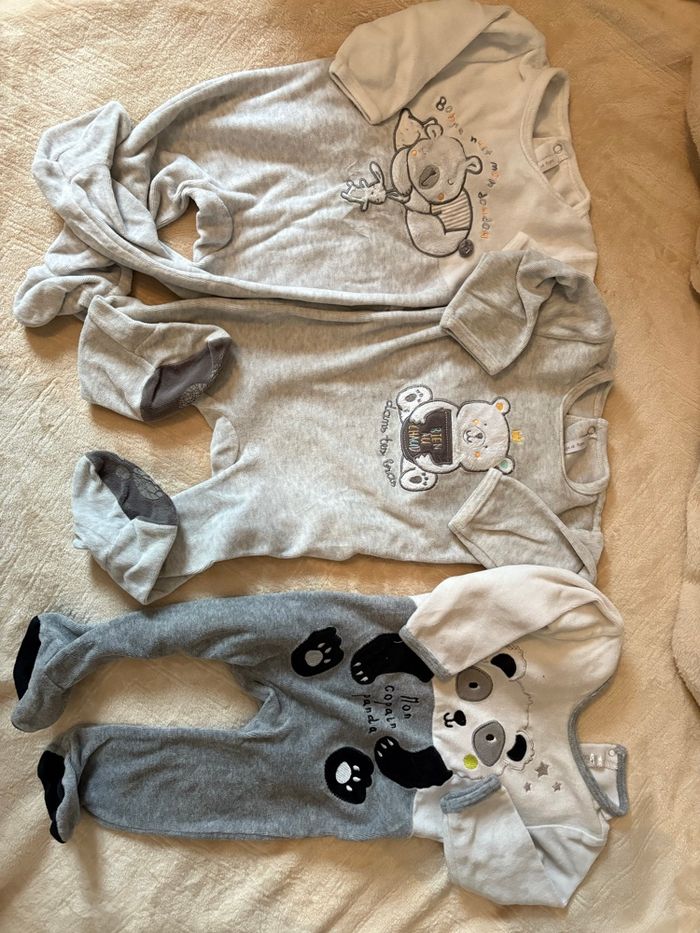 Lot 9  pyjamas - photo numéro 2