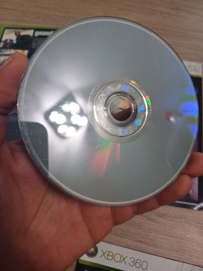 Gran Theft Auto IV (GTA) Édition Intégrale Xbox 360 - photo numéro 7